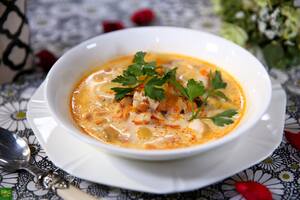 Вершковий суп з рибою та морепродуктами