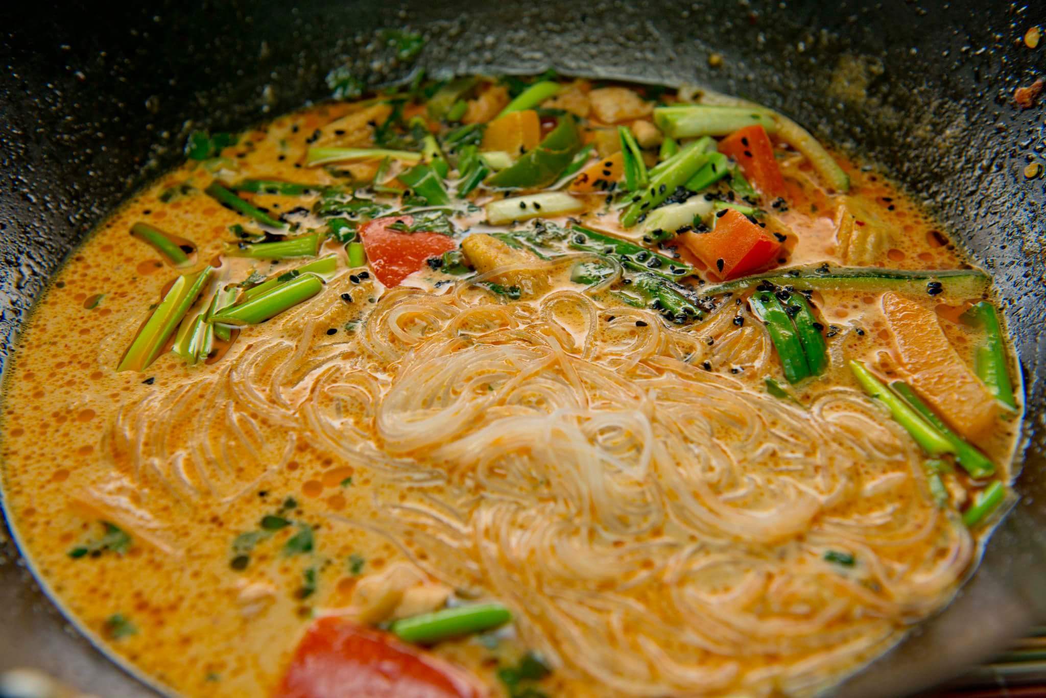 Тайский суп с омлетом