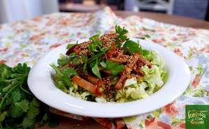 Салат из пекинской капусты со свиным битком