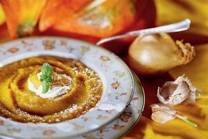 Суп-пюре из тыквы с луком и сливками