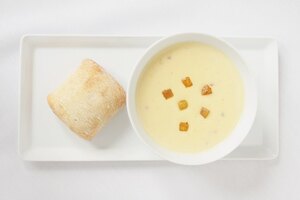 Суп-пюре из пастернака с кедровыми орешками