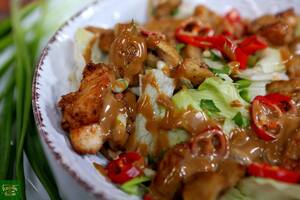 Куриный салат по-азиатски