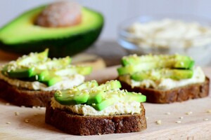 Hummus and avocado sandwich.