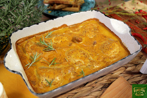 Куриные бедра, запеченные в соусе из плавленого сыра