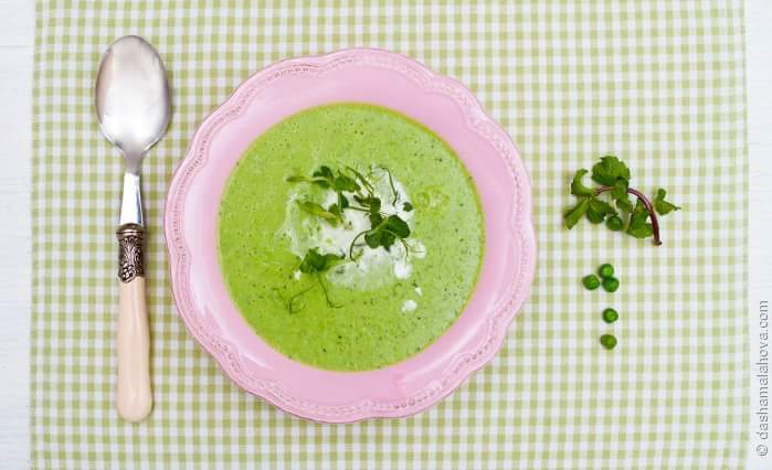 Крем-суп из зеленого горошка с мини-грином