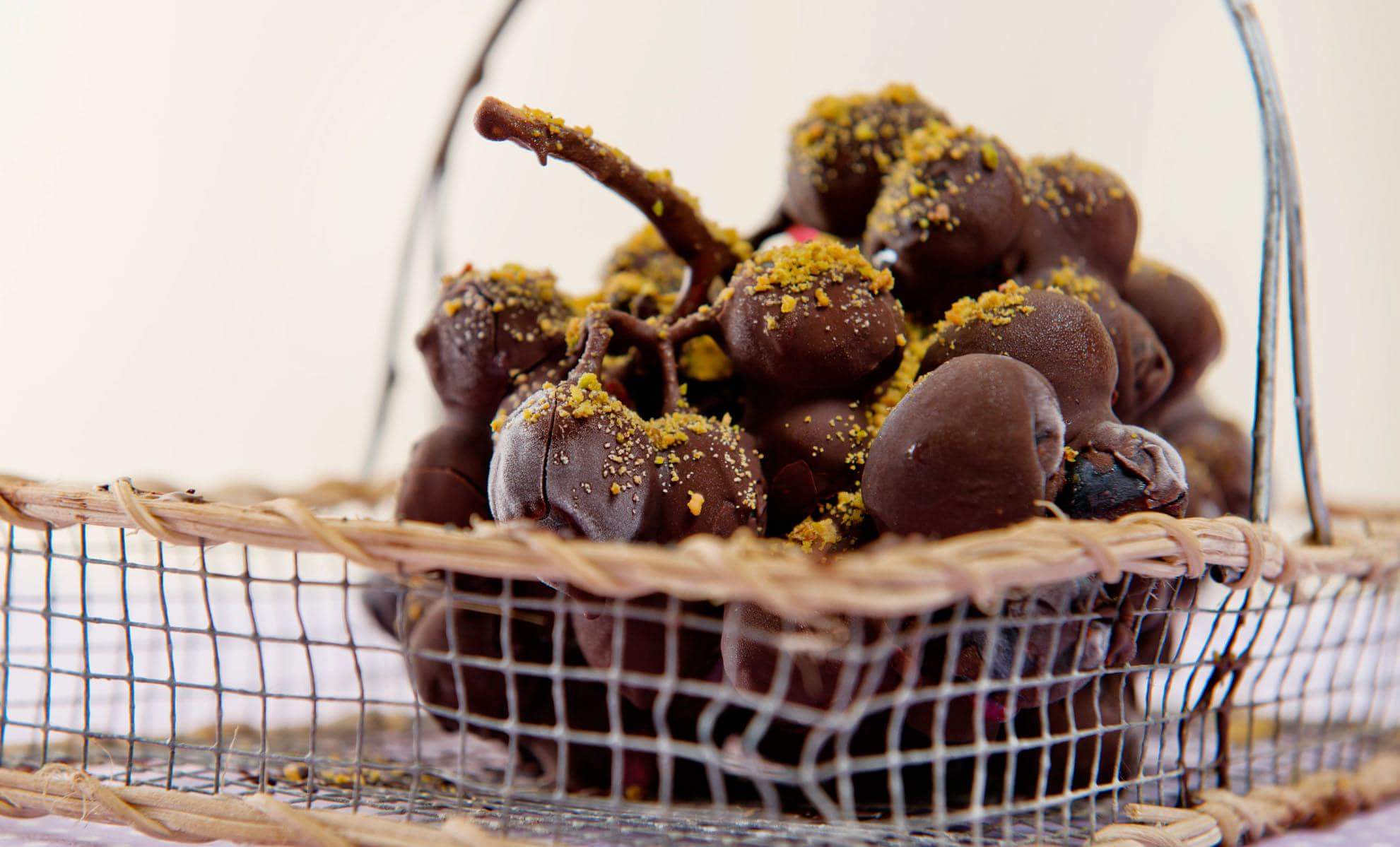 Замороженный шоколадный виноград по рецепту Джейми Оливера