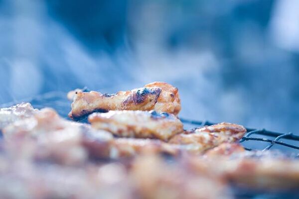 Buffalo wings with gravy and celery