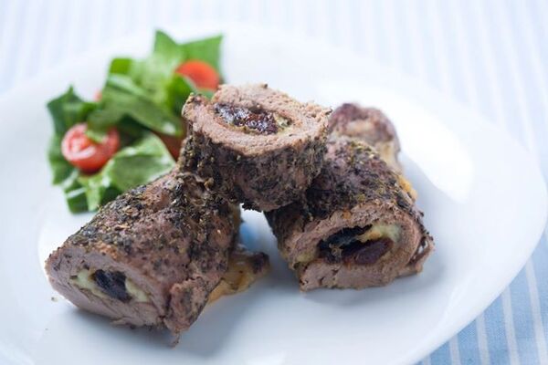 Буженина с черносливом и моцареллой