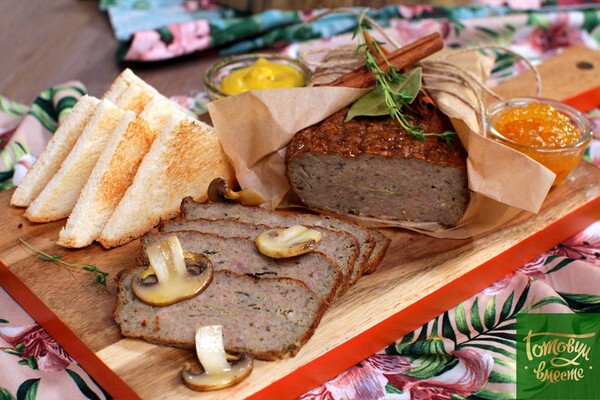 Turkey pate with mushrooms