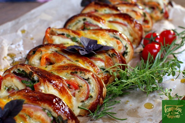 Быстрая горячая закуска с сыром и ветчиной