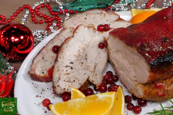 Pork ham in cranberry glaze