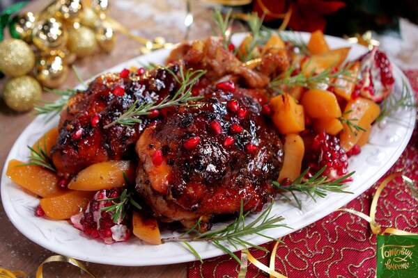 Ножки индейки запеченные с картофелем