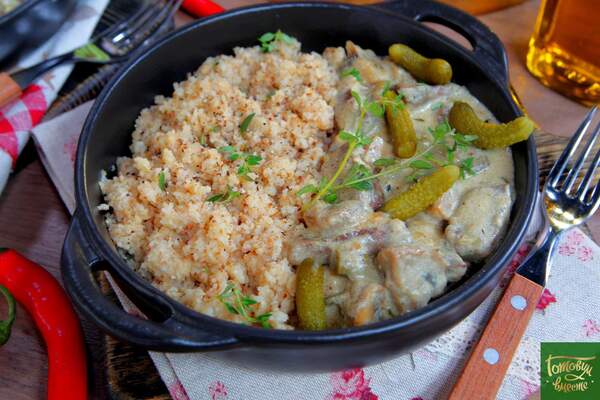 Beef liver stew with wheat porridge