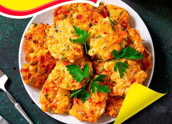 Курячі котлети з овочами та сиром
