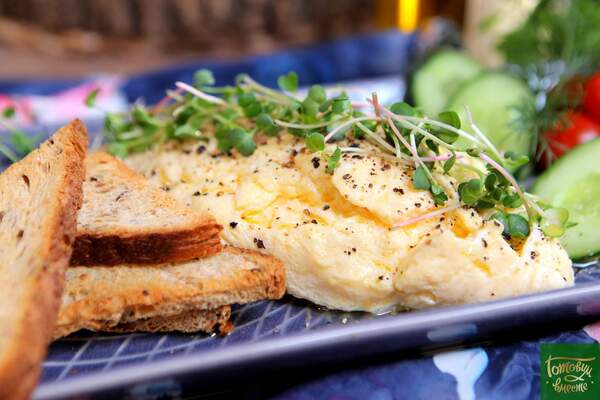 Boiled omelet with cheddar cheese