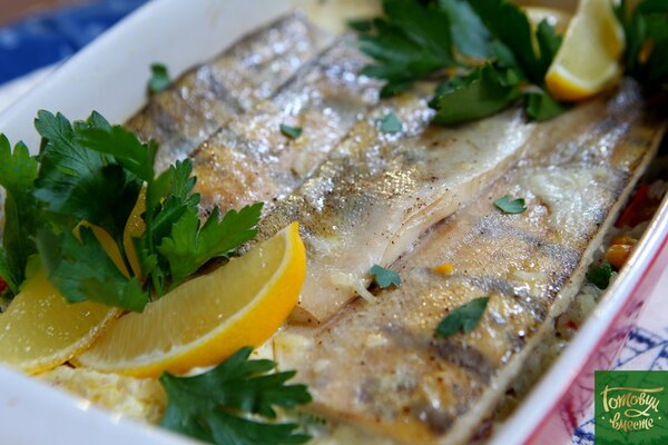 Філе судака з рисом та овочами у вершковому соусі