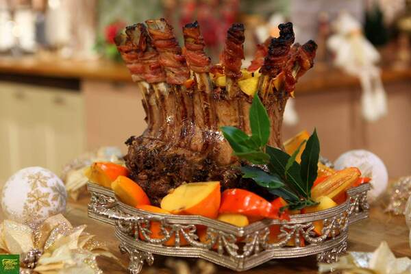 Мясная корона с шароном