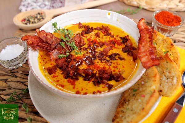 Сырный суп на пиве с беконом и брокколи