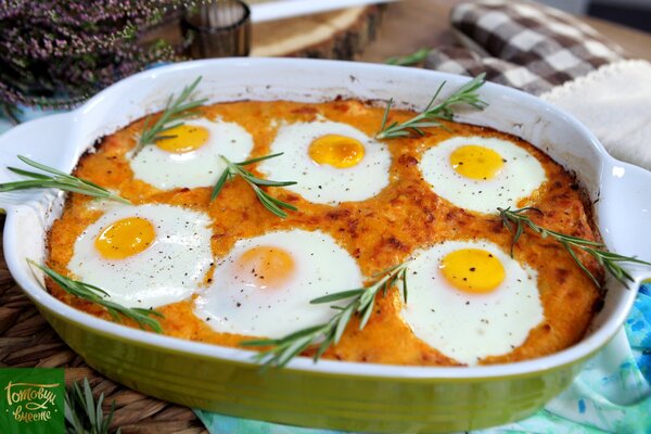 Картофельная запеканка с куриным филе, яйцами и сыром