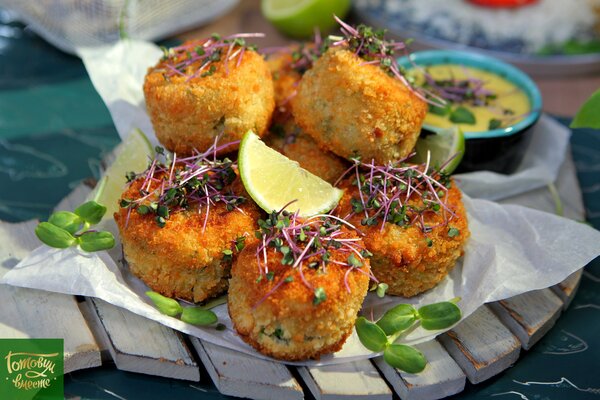 Фишкейки с соусом айоли