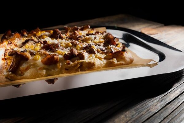 Vegetarian pizza with chanterelles