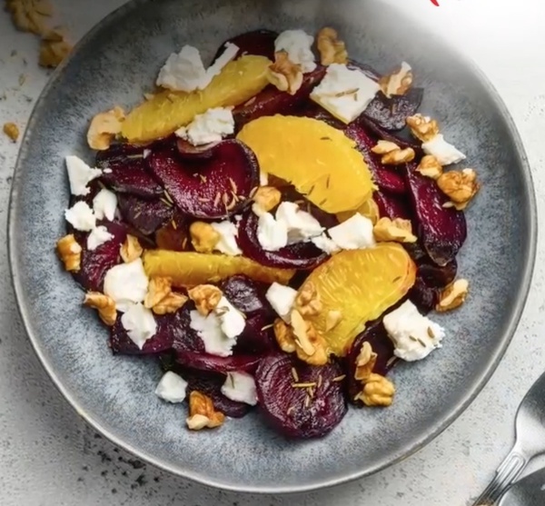 Salat aus Roter Bete, Orange und Feta