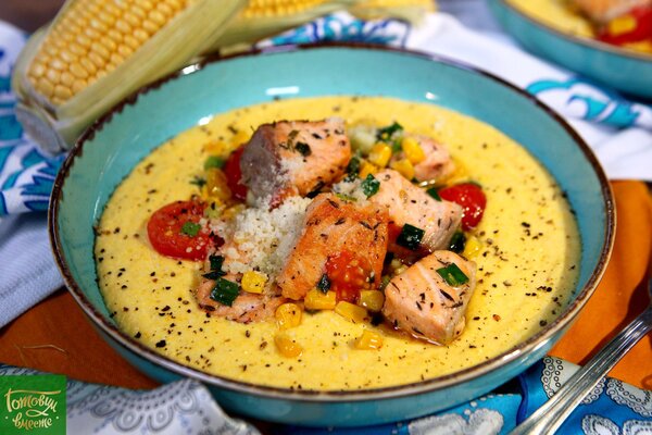 Кремовая кукуруза с лососем и черри