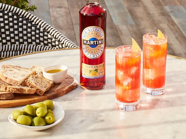 Безалкогольный коктейль Martini Vibrante Spritz