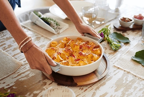 Macaroni and cheese casserole