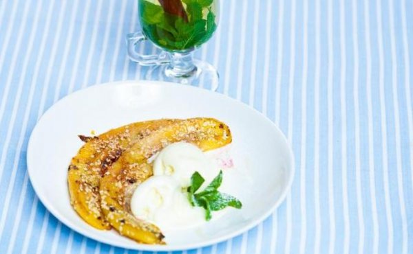 Рецепт Жареные бананы с мороженым