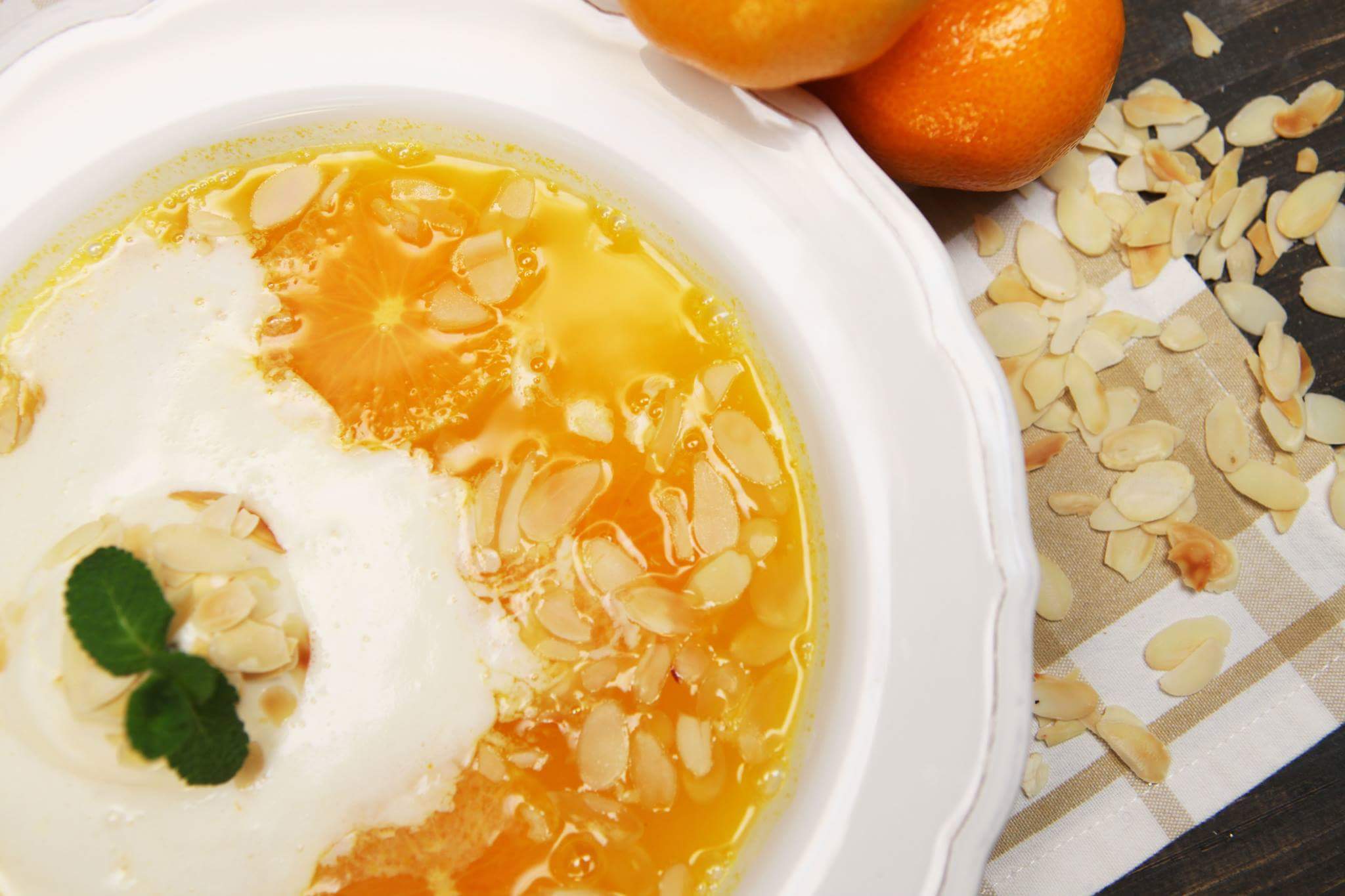 Мандариновый суп с миндалем и мороженым